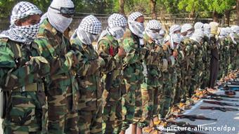 Al-Shabab militia lined up