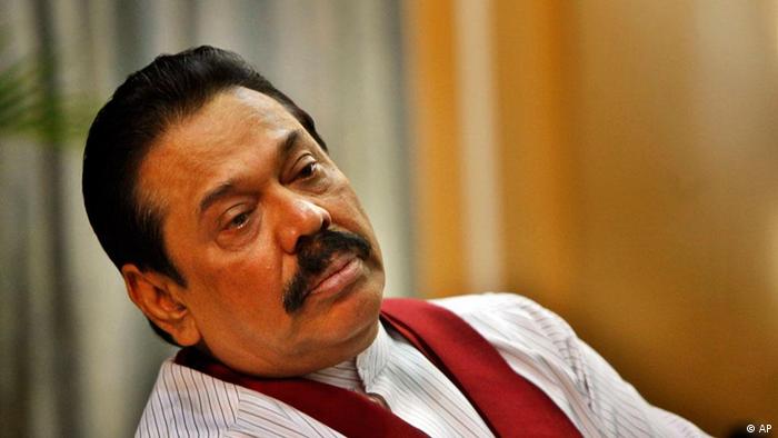 Former Sri Lankan President Mahinda Rajapaksa listens to a question during a meeting with foreign correspondents in Colombo, Sri Lanka, Tuesday, Jan. 31, 2012
(Photo:Gemunu Amarasinghe/AP/dapd)