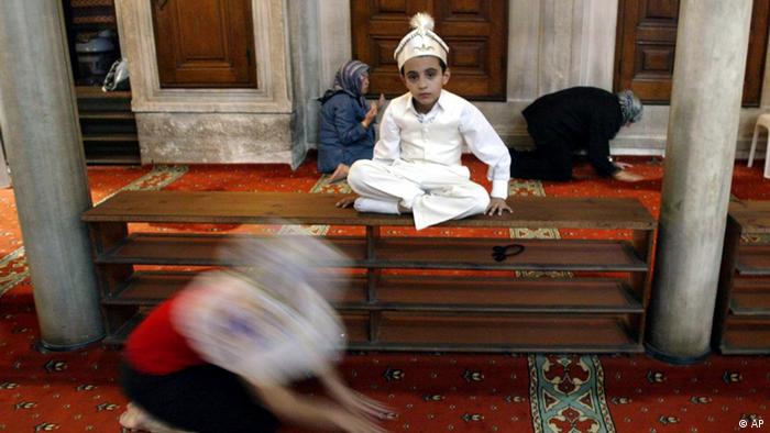 Ceremonia tăierii împrejur la o moschee din Istanbul