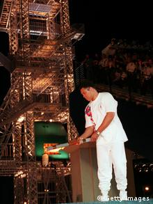 Mohammed Ali entzündet das Olympische Feuer in Atlanta