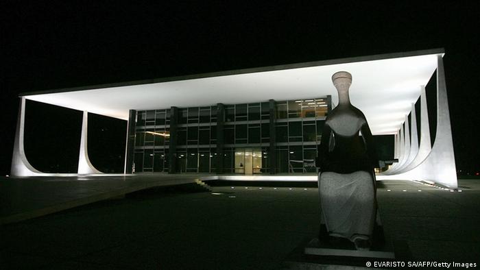 Oberster Gerichtshof Brasilien Brasilia Nachtaufnahme