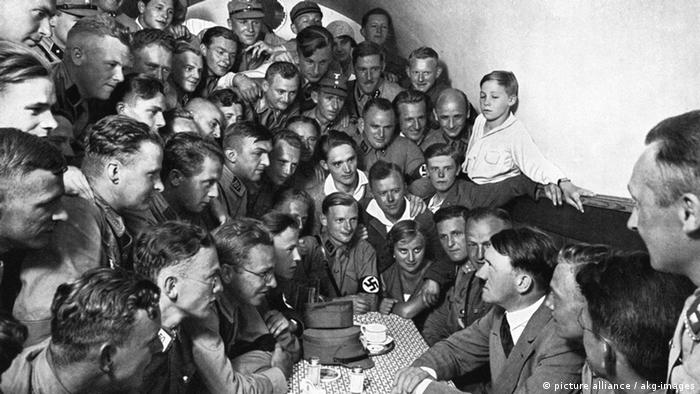Хитлер през 1930 година в Мюнхен