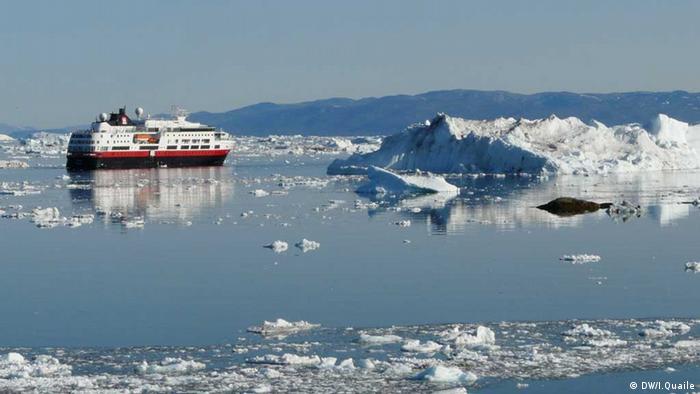 Grönland Schiff im Eis 