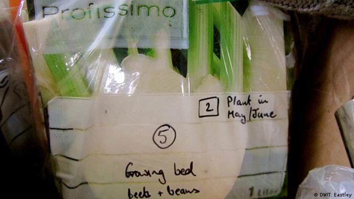Eine Plastiktüte mit Gemüse