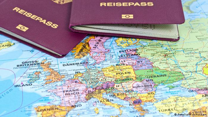 Symbolbild deutscher Reisepass EU Europa Reisefreiheit Deutschland