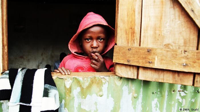 Slum Schule in Nairobi Kenia (copyright: DW/Andreas Stahl)