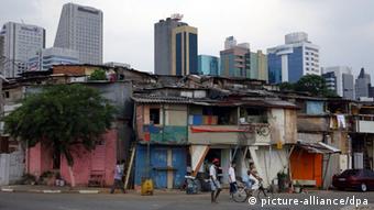 Hendeku të pasur të varfër rritet. Pamje nga Sao Paolo Brazil