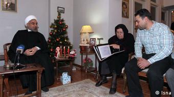 ملاقات رئیس جمهور ایران با یک خانواده مسیحی در سال نو میلادی ۲۰۱۵ 