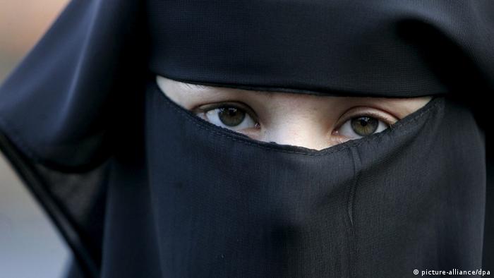Burka Verbot Frankreich Frauen Symbolbild