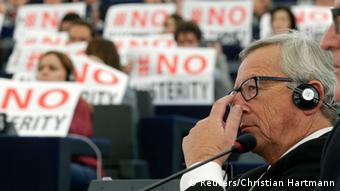 Αντιδράσεις κατά της πολιτικής λιτότητας στο Ευρωπαϊκό Κοινοβούλιο. Παρών και ο Ζαν Κλοντ Γιούνκερ