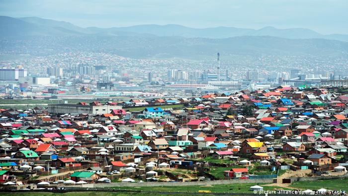 Mongolei Ulan Ba​​tor Jurten Zelte Häuser Stadtübersicht 