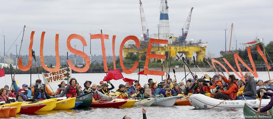 Ativistas protestam contra a exploração de petróleo no Ártico pela Shell