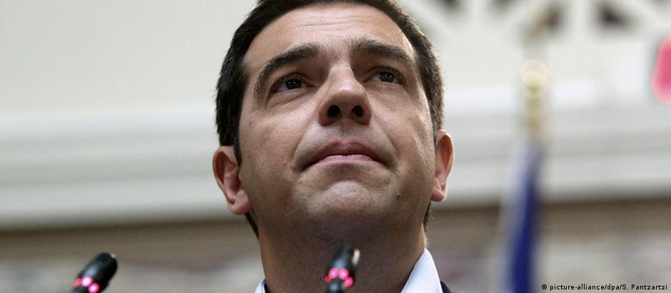 Ex-chefe de governo Alexis Tsipras faz aposta arriscada com novas eleições