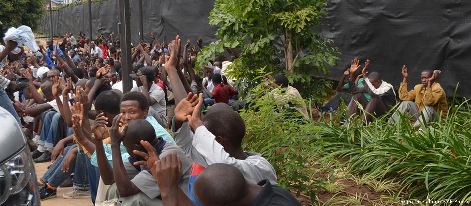 Protestos estudantis na cidade de Bujumbura