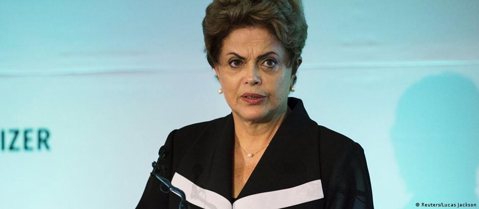 Dilma tem um sério problema de comunicação e deve falar mais com a imprensa, avaliam especialistas