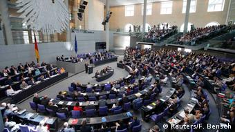 Μέρκελ και Σόιμπλε πρέπει να λάβουν εντολή διαπραγμάτευσης από τη Bundestag