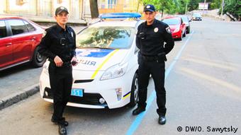 Київську патрульну службу осностили Toyota Prius, але поліцейським подекуди не вистачає вміння поводитися з гібридними авто