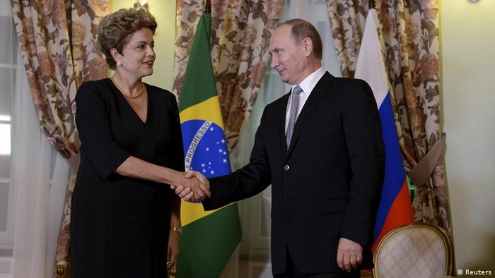 Putin, en la foto con la presidenta brasileña Dilma Rousseff, celebró encuentros bilaterales con todos los líderes de los BRICS.