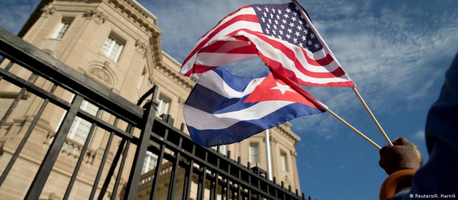 Bandeira cubana já tremula na embaixada do país em Washington