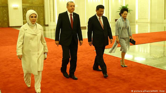 Der türkische Präsident Erdogan und Chinas Staatschef Xi mit ihren Ehefrauen (Foto: Anadolu Agency)