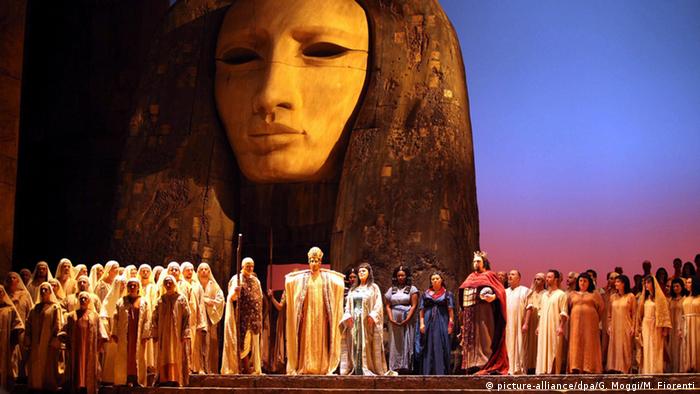 Produção de Aida, de Giuseppe Verdi, em Florença