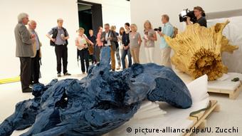 Erste Vorbesichtigung der Grimmwelt Kassel Colored Roots Ai Weiwei
