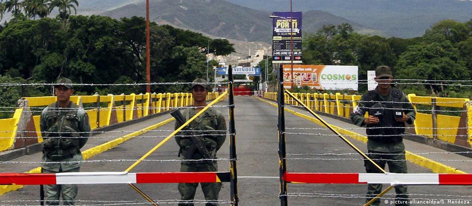 Venezuela fechou as fronteira com a Colômbia por 72 horas
