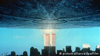 Spaceship in the movie Independence Day. (Photo: picture-alliance/ dpa/ Film)