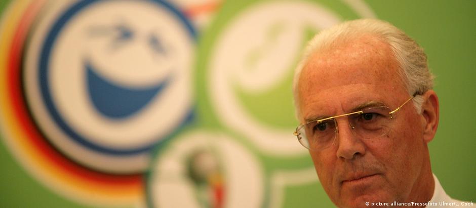 Beckenbauer sabia da transição, afirma a revista