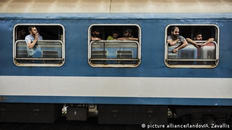 Flüchtlinge im Zug (Foto: Achilleas Zavallis/UPI /LANDOV )