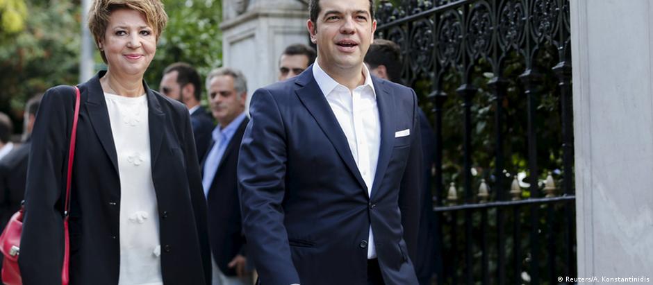 Tsipras participa de posse do governo em Atenas
