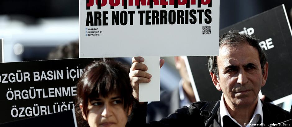 Protesto contra intimidação de jornalistas na Turquia