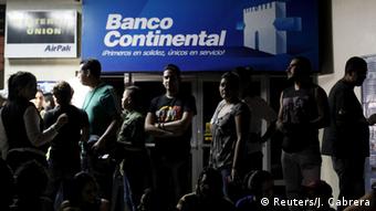 Banco Continental, financiador del Grupo Continental al que pertenece el diario El Tiempo, que cerró hoy, 27.10.2015.