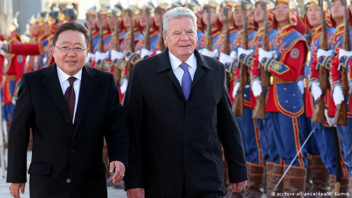 President Joachim Gauck with Tsakhia Elbegdorj in Ulan Bator 