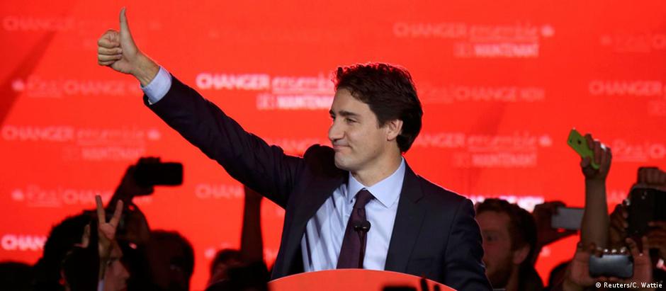 Justin Trudeau comemora a ampla vitória dos liberais