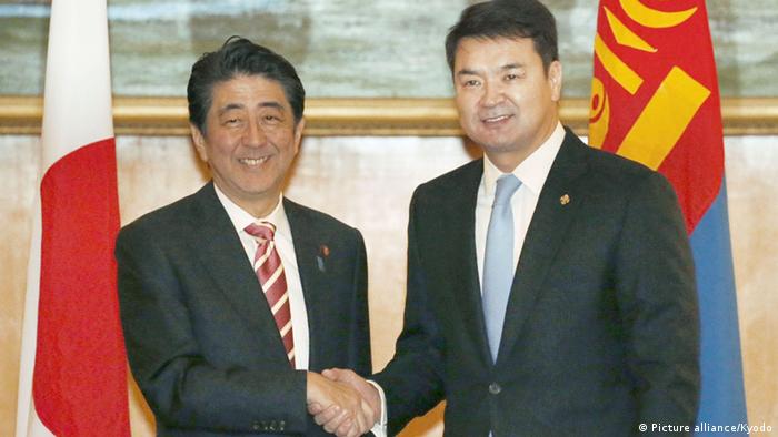 Shinzo Abe zu Besuch in der Mongolei