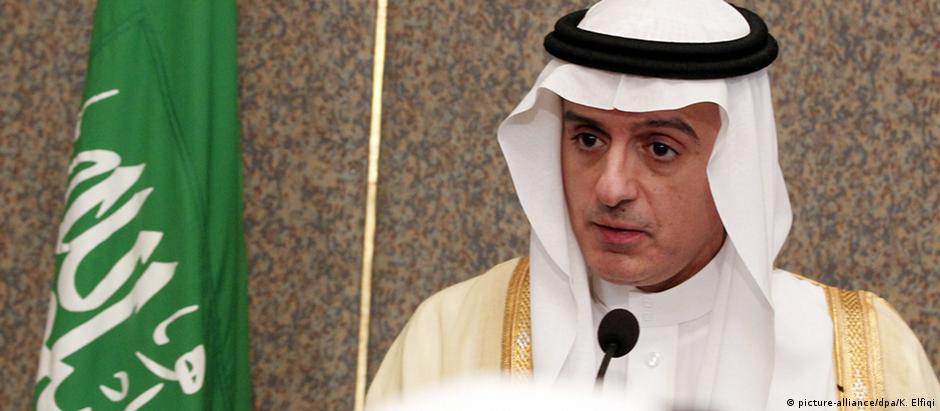 O ministro saudita do Exterior, Adel al-Jubeir, anunciou o corte dos laços comerciais com Teerã