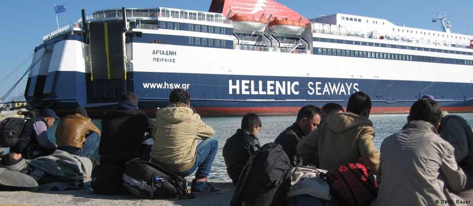 Refugiados no porto grego de Lesbos