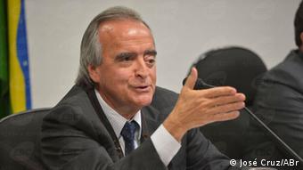 O ex-diretor da Petrobras Nestor Cerveró foi condenado a 6 anos e 8 meses de prisão por corrupção passiva