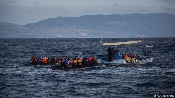 Беженцы у берегов Греции