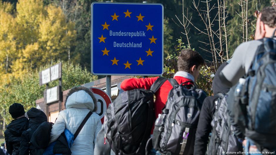 Bayern Deutschland Flüchtlinge Sammelstelle Wegscheid Grenze 