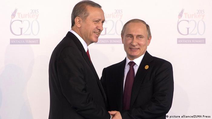 Президент Турции Реджеп Тайип Эрдоган и президент России Владимир Путин на саммите Большой двадцатки 15 ноября 2015 года в Турции