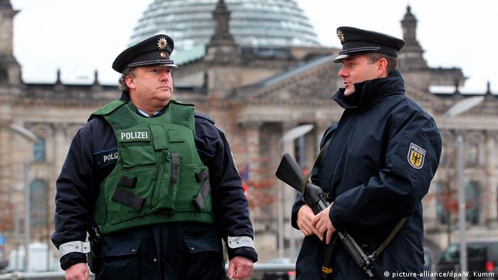 ألمانيا: اعتقال شخصين بخطة لتنفيذ هجمات إرهابية "كبيرة"..  0,,18880129_303,00