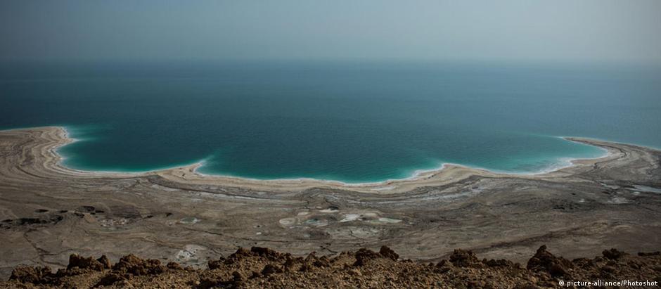 Mar Morto deve seu nome ao alto teor de sal de suas águas