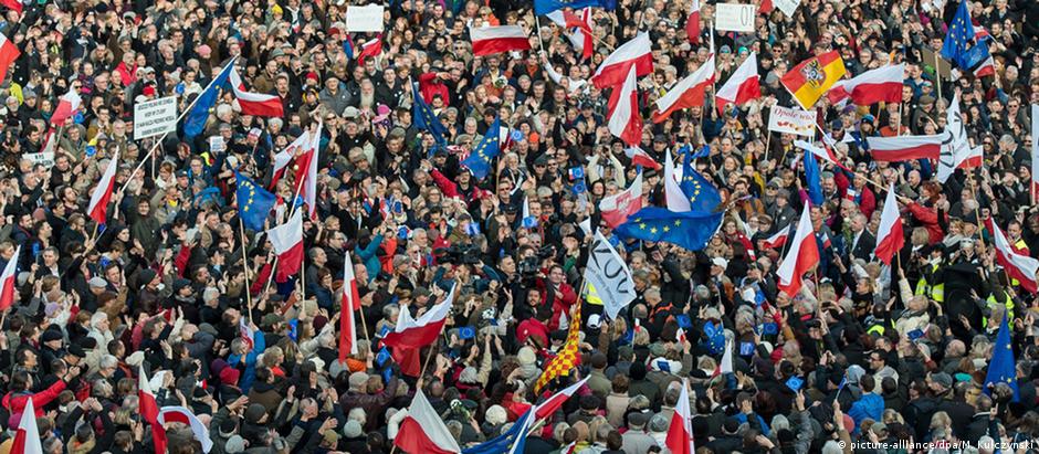 População de Wroclaw foi às ruas protestar contra governo