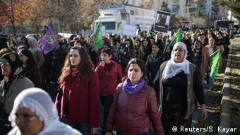 Διαδηλώσεις Κούρδων κατά της βίας στο Ντιγιαρμπακίρ
