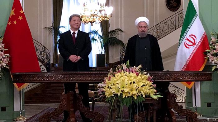 Председатель КНР Си Цзиньпин и президент Ирана Хасан Роухани в Тегеране