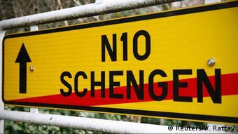 Για πρώτη φορά από την ίδρυση της ΕΕ κατέρρευσε ένας εκ των θεμελίων λίθων του ευρωπαϊκού οικοδομήματος, η Συμφωνία Σένγκεν».