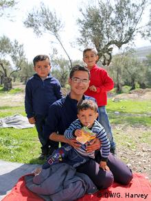 Μια οικογένεια Σύρων στη Λέσβο