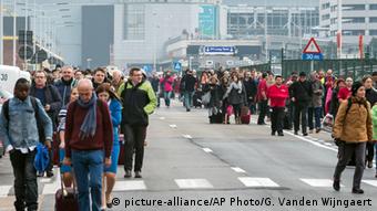 Belgien Brüssel Flughafen Zaventem Passagiere Evakuierung